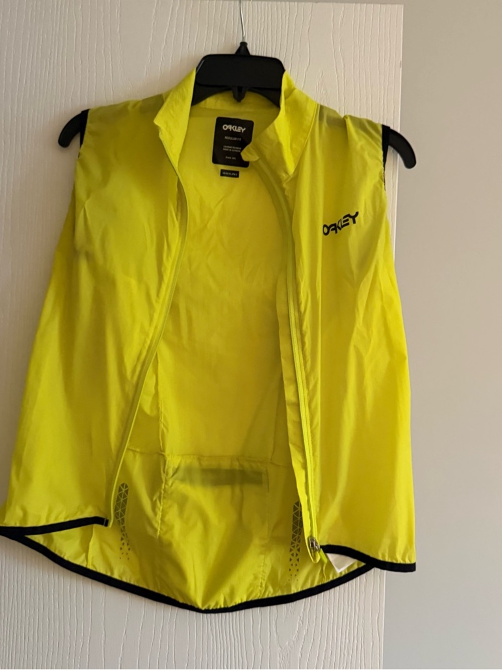 Oakley Women's Neon Yellow Sleeveless Zip Muscle Tee with Black Trim